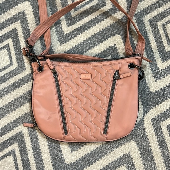 Lug Swivel Convertible Crossbody Bag - Picture 3 of 5